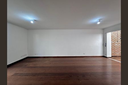 Casa para alugar com 400m², 4 quartos e 4 vagas Casa para alugar com 400m², 4 quartos e 4 vagasSala