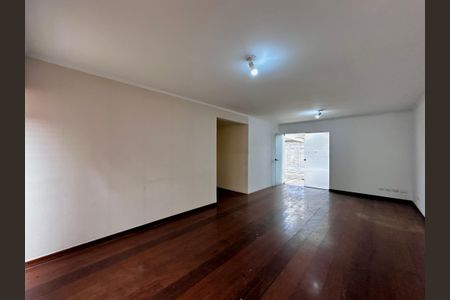 Casa para alugar com 400m², 4 quartos e 4 vagas Casa para alugar com 400m², 4 quartos e 4 vagasSala