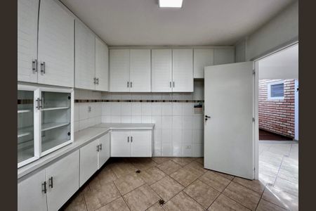 Casa para alugar com 400m², 4 quartos e 4 vagas Casa para alugar com 400m², 4 quartos e 4 vagasCozinha