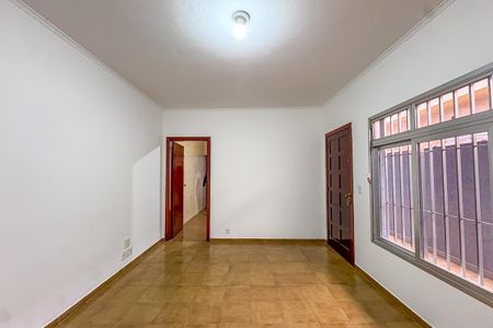 Casa à venda com 200m², 2 quartos e 3 vagas Casa à venda com 200m², 2 quartos e 3 vagasSala