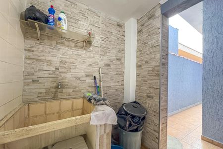 Casa à venda com 200m², 2 quartos e 3 vagas Casa à venda com 200m², 2 quartos e 3 vagasÁrea de Serviço