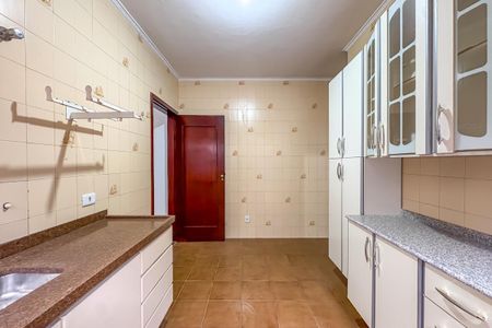 Casa à venda com 200m², 2 quartos e 3 vagas Casa à venda com 200m², 2 quartos e 3 vagasCozinha
