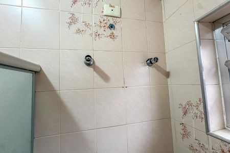 Casa à venda com 200m², 2 quartos e 3 vagas Casa à venda com 200m², 2 quartos e 3 vagasBanheiro