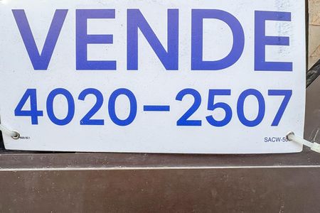 Casa à venda com 200m², 2 quartos e 3 vagas Casa à venda com 200m², 2 quartos e 3 vagasPlaca