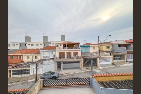 Casa à venda com 200m², 2 quartos e 3 vagas Casa à venda com 200m², 2 quartos e 3 vagasFachada