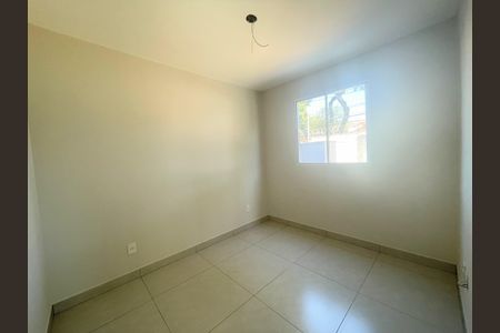Quarto de apartamento à venda com 2 quartos, 132m² em Santa Monica, Belo Horizonte