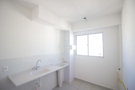 Apartamento à venda com 47m², 2 quartos e 1 vaga Apartamento à venda com 47m², 2 quartos e 1 vagaCozinha e Área de Serviço