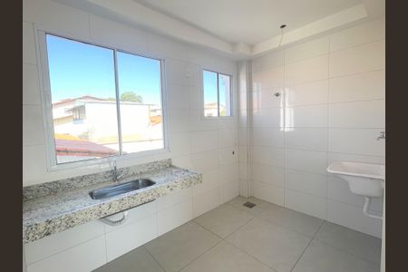 Cozinha de apartamento à venda com 2 quartos, 49m² em Santa Monica, Belo Horizonte