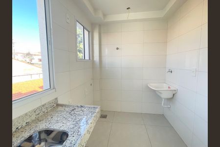 Cozinha de apartamento à venda com 2 quartos, 49m² em Santa Monica, Belo Horizonte