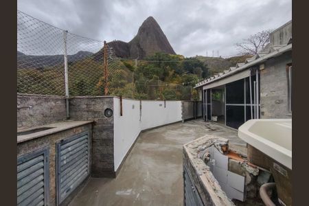 Apartamento à venda com 150m², 3 quartos e sem vaga Apartamento à venda com 150m², 3 quartos e sem vagaTerraço