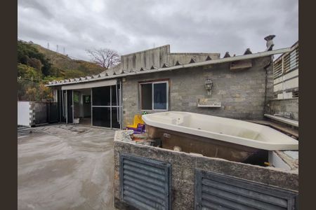 Apartamento à venda com 150m², 3 quartos e sem vaga Apartamento à venda com 150m², 3 quartos e sem vagaTerraço