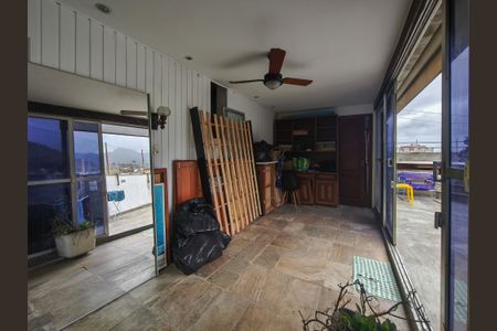 Apartamento à venda com 150m², 3 quartos e sem vaga Apartamento à venda com 150m², 3 quartos e sem vagaSala