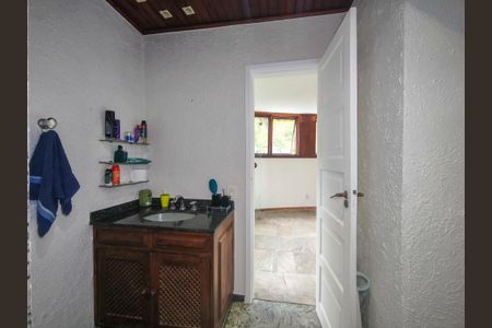 Apartamento à venda com 150m², 3 quartos e sem vaga Apartamento à venda com 150m², 3 quartos e sem vagaBanheiro da Suíte 2