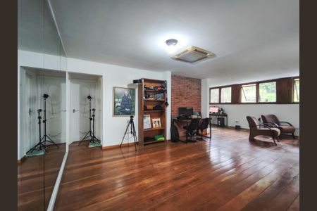 Apartamento à venda com 150m², 3 quartos e sem vaga Apartamento à venda com 150m², 3 quartos e sem vagaSala