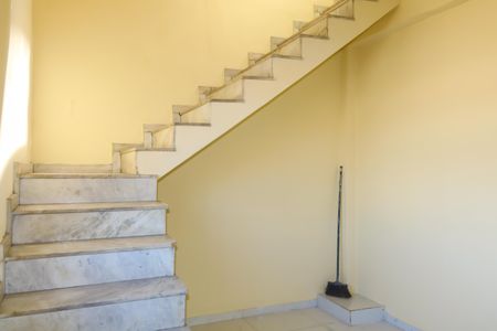 Casa à venda com 100m², 5 quartos e 3 vagas Casa à venda com 100m², 5 quartos e 3 vagasCopa