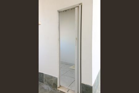 Casa à venda com 100m², 5 quartos e 3 vagas Casa à venda com 100m², 5 quartos e 3 vagasQuarto de Serviço