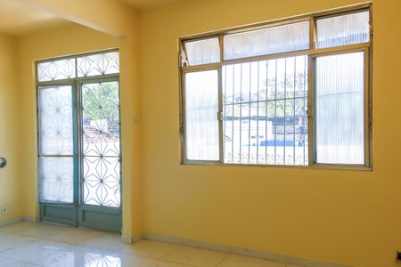 Sala de casa à venda com 5 quartos, 100m² em Inhaúma, Rio de Janeiro