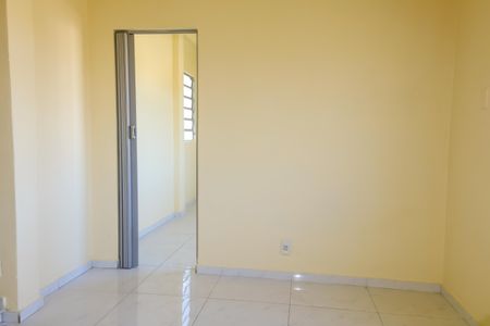Casa à venda com 100m², 5 quartos e 3 vagas Casa à venda com 100m², 5 quartos e 3 vagasCopa