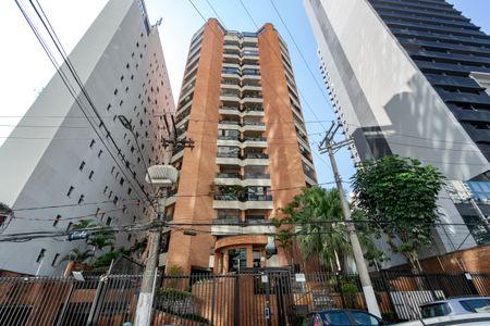 Apartamento para alugar com 180m², 3 quartos e 2 vagas Apartamento para alugar com 180m², 3 quartos e 2 vagasFachada