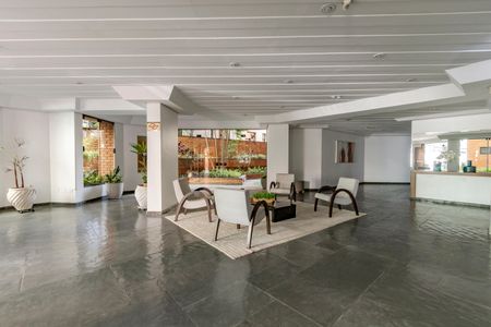 Apartamento para alugar com 180m², 3 quartos e 2 vagas Apartamento para alugar com 180m², 3 quartos e 2 vagasHall de Entrada