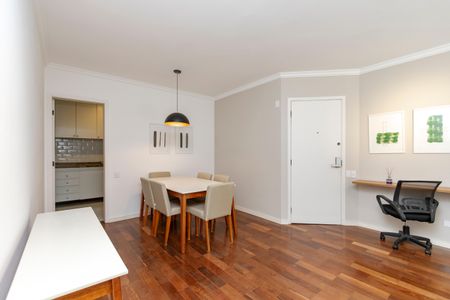 Apartamento para alugar com 180m², 3 quartos e 2 vagas Apartamento para alugar com 180m², 3 quartos e 2 vagasSala