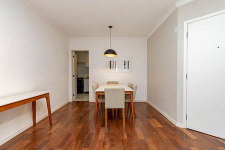 Apartamento para alugar com 180m², 3 quartos e 2 vagas Apartamento para alugar com 180m², 3 quartos e 2 vagasSala