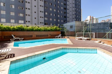 Apartamento para alugar com 180m², 3 quartos e 2 vagas Apartamento para alugar com 180m², 3 quartos e 2 vagasPiscina