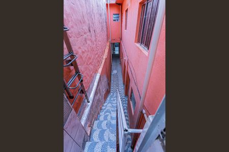 Casa à venda com 140m², 2 quartos e 1 vagaEscada