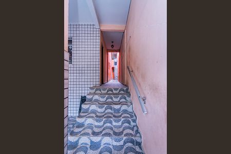 Casa à venda com 140m², 2 quartos e 1 vagaEscada