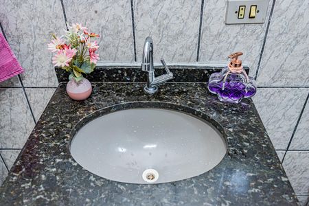 Casa à venda com 140m², 2 quartos e 1 vagaBanheiro