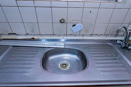 Casa à venda com 140m², 2 quartos e 1 vagaEdícula