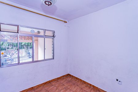 Casa à venda com 140m², 2 quartos e 1 vagaEdícula