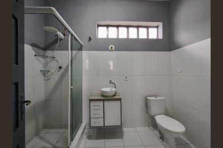 Casa para alugar com 510m², 5 quartos e 3 vagasBanheiro Corredor