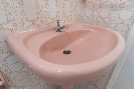 Casa à venda com 142m², 3 quartos e 2 vagasBanheiro Social Detalhe