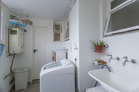 Apartamento à venda com 156m², 4 quartos e 1 vagaÁrea de Serviço