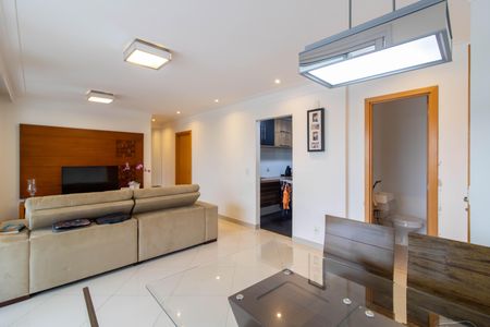 Apartamento à venda com 94m², 2 quartos e 2 vagasSala