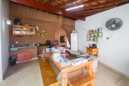 Casa à venda com 300m², 3 quartos e 5 vagas Casa à venda com 300m², 3 quartos e 5 vagasÁrea comum