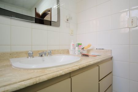 Casa à venda com 300m², 3 quartos e 2 vagasBanheiro da Suíte