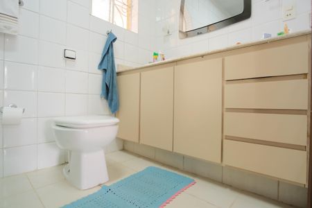 Casa à venda com 300m², 3 quartos e 2 vagasBanheiro da Suíte