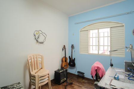 Quarto 2 de casa à venda com 3 quartos, 300m² em Vila Carrão, São Paulo