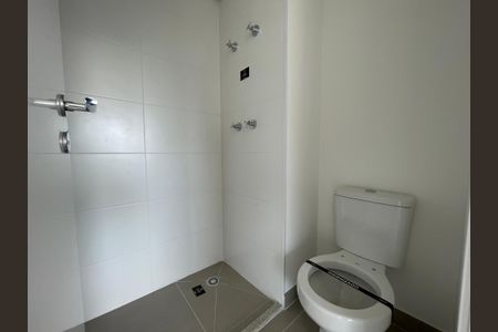 Banheiro de kitnet/studio à venda com 1 quarto, 29m² em Butantã, São Paulo