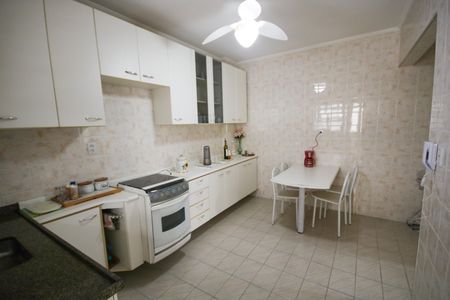 Apartamento para alugar com 82m², 2 quartos e 1 vagaCozinha