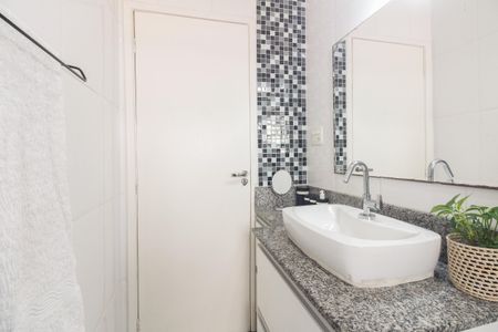 Casa de condomínio à venda com 80m², 2 quartos e 1 vagaBanheiro