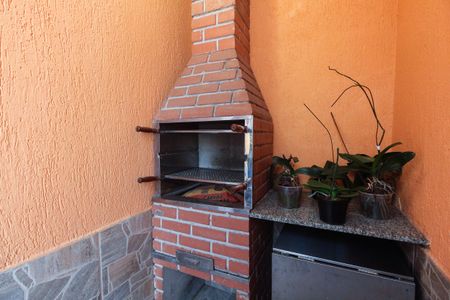 Casa de condomínio à venda com 80m², 2 quartos e 1 vagaQuintal e Churrasqueira