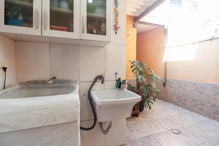 Casa de condomínio à venda com 80m², 2 quartos e 1 vagaÁrea de Serviço