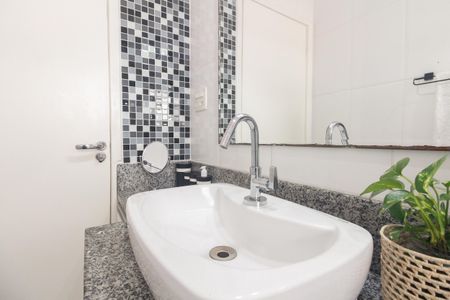 Casa de condomínio à venda com 80m², 2 quartos e 1 vagaBanheiro