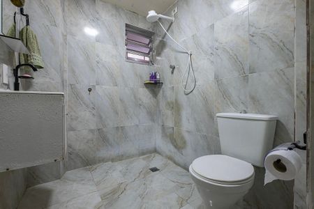 Apartamento à venda com 88m², 2 quartos e 1 vagaBanheiro Social