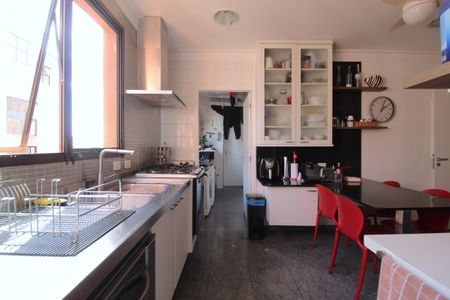 Apartamento à venda com 165m², 3 quartos e 3 vagasCozinha