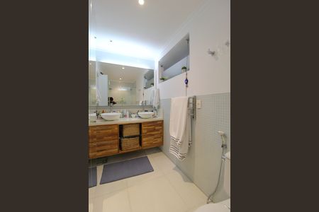 Apartamento à venda com 165m², 3 quartos e 3 vagasBanheiro da Suíte 3