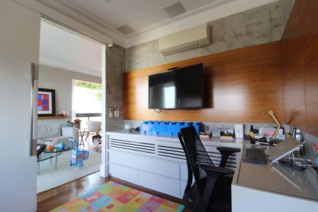 Apartamento à venda com 165m², 3 quartos e 3 vagasEscritório